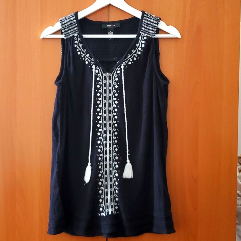 Style & Co Embroidered Top Size XS